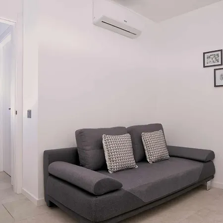 Gold - Duplex - Near The With Air-con By Lanzarote