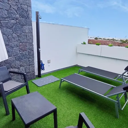 Gold - Duplex - Near The With Air-con By Lanzarote *